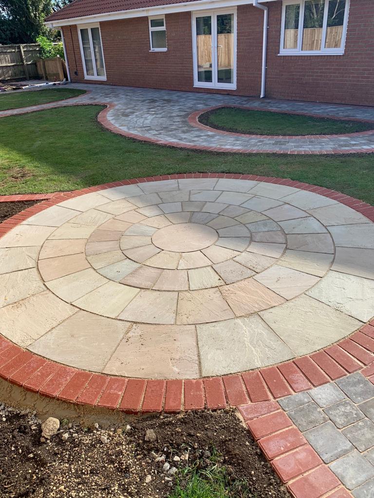 JRB Block Paving team at work in Swindon